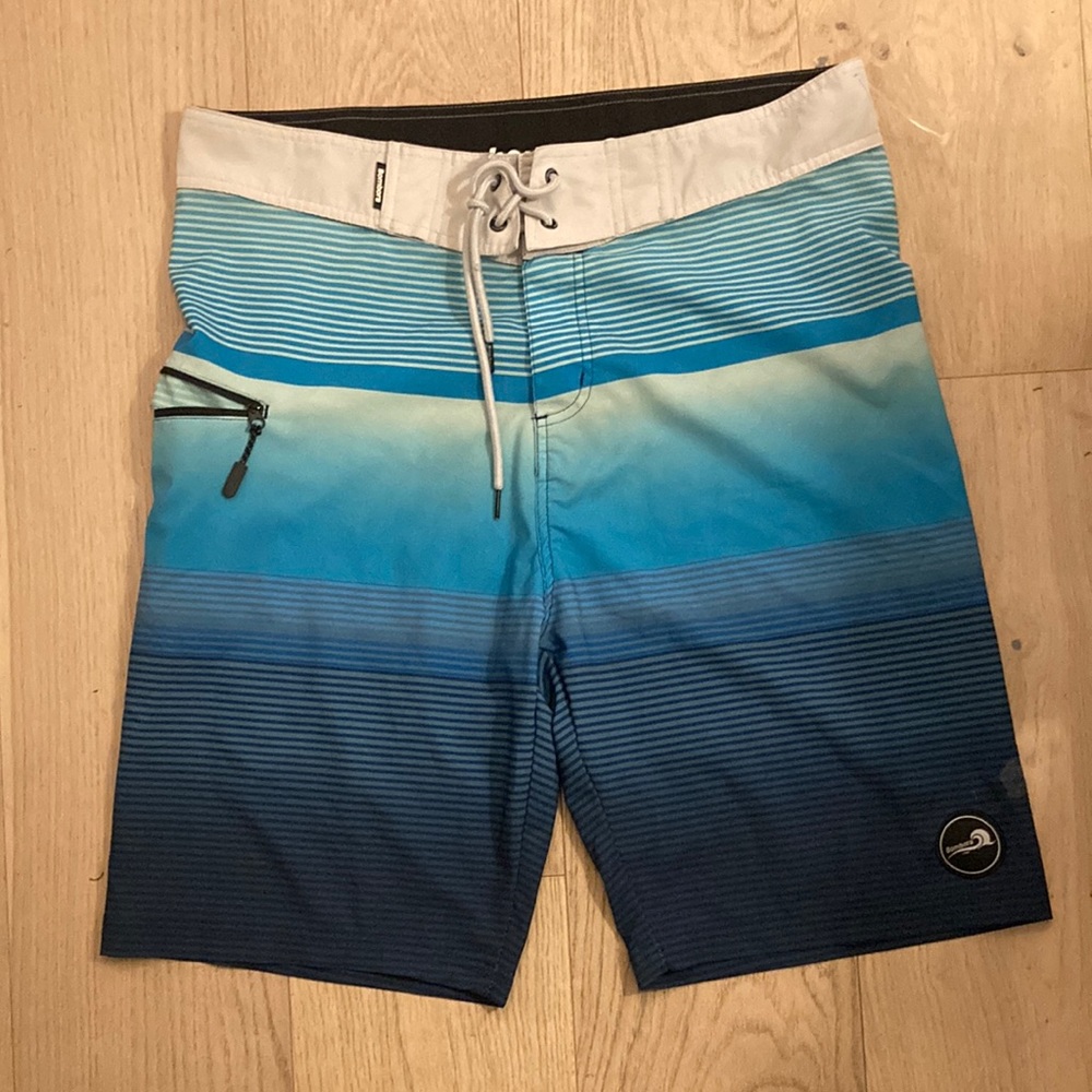 Bombora Mens Board shorts large blue